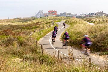 Radfahrer in den Dünen von Yanuschka Fotografie | Noordwijk