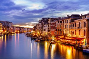 Venetie - Grand Canal na zonsondergang van Teun Ruijters