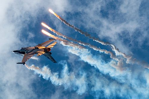 Dark Falcon F16