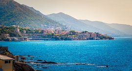 Genua in de stad en op het strand