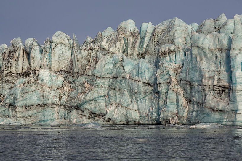 Enorme berg ijs van een Gletsjer in IJsland van Paul Weekers Fotografie