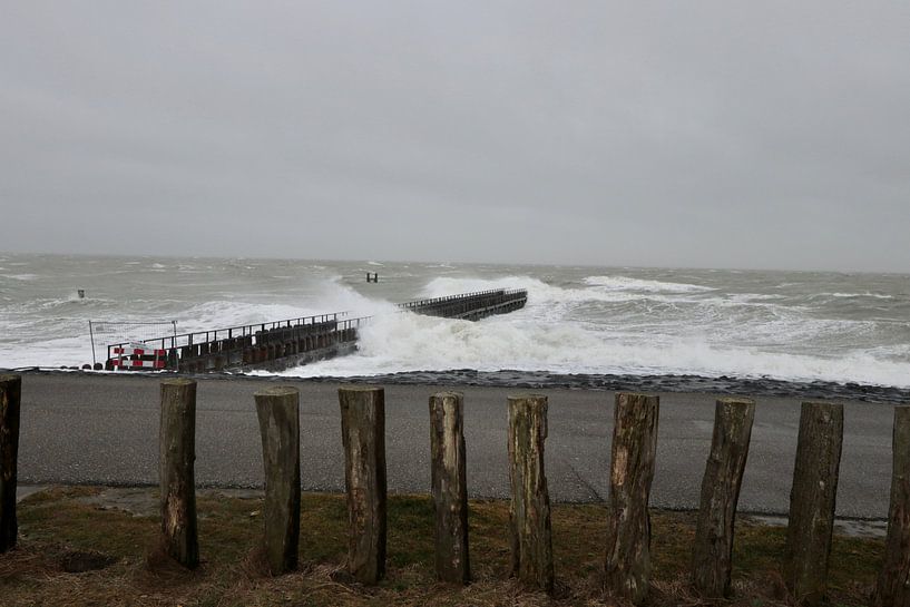 Storm Ellen raast over Westkapelle van Wendy Hilberath