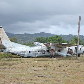 Lost Place - Verlassener Flugplatz auf Grenada (Karibik) von t.ART