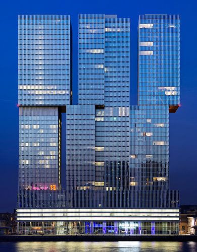 De Rotterdam (OMA) bij nacht van Vincent van Kooten