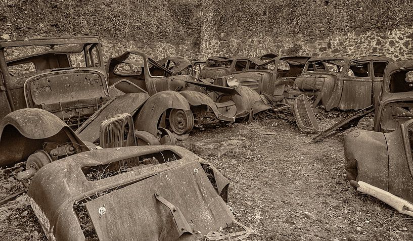 oradour sur glâne by Corrie Ruijer