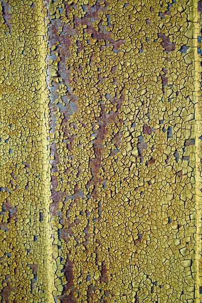 peinture écaillée sur métal rouillé par Heiko Kueverling