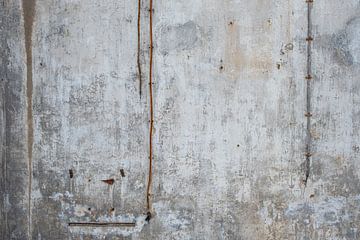 Oude met witkalk afgewerkte muren van Frans Nijland
