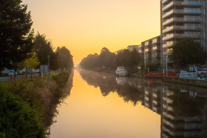 Brouillard sur le Zuid-Willemsvaart à Weert par Jolanda de Jong-Jansen