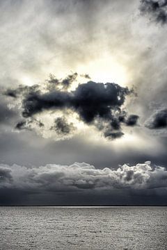 Cloudporn Afsluitdijk zicht op het IJsselmeer van Ernst van Voorst