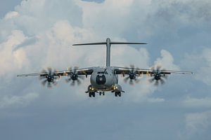 A400M Tactical Display Team der französischen Luftwaffe.