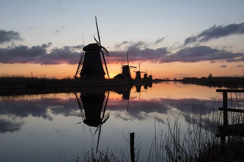 Typical Dutch sunset behind the Kinderdijk windmills