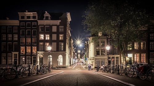 To the centre of the city