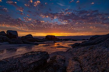 Zonsondergang, Bloubergstrand Beach, Zuid-Afrika van Willem Vernes