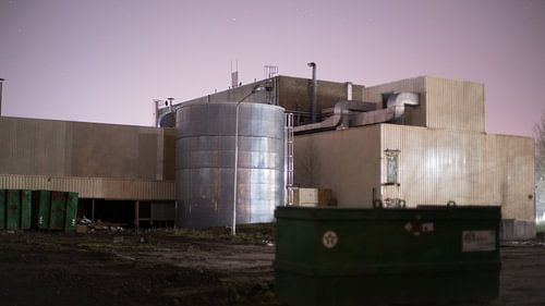 Mysterieus verlaten fabriek