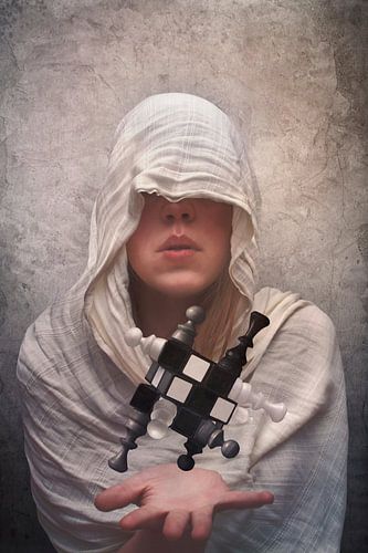 Unieke Beeldmanipulatie van Mysterieuze Magiër met 3D Schaakbord - Perfecte Wanddecoratie