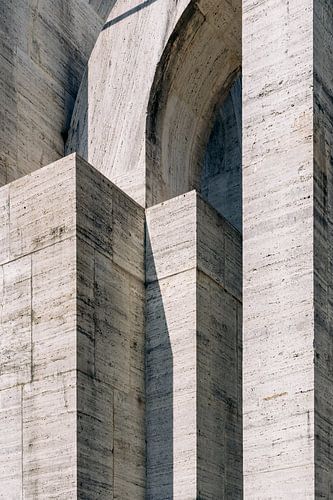 Brutalisme ᝢ abstracte reisfotografie in Milaan ᝢ brutalistische architectuur in Italië