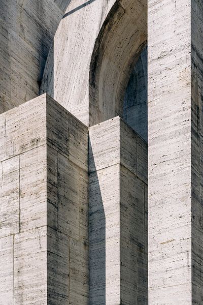 Brutalismus ᝢ abstrakte Reisefotografie in Mailand ᝢ brutalistische Architektur in Italien von Hannelore Veelaert
