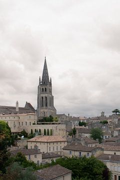 De kerk van Saint-Émilion, Monolithe, stad in Dordogne van Jochem van der Meer