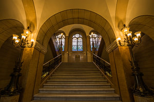 De trappen in het stadhuis van Rotterdam