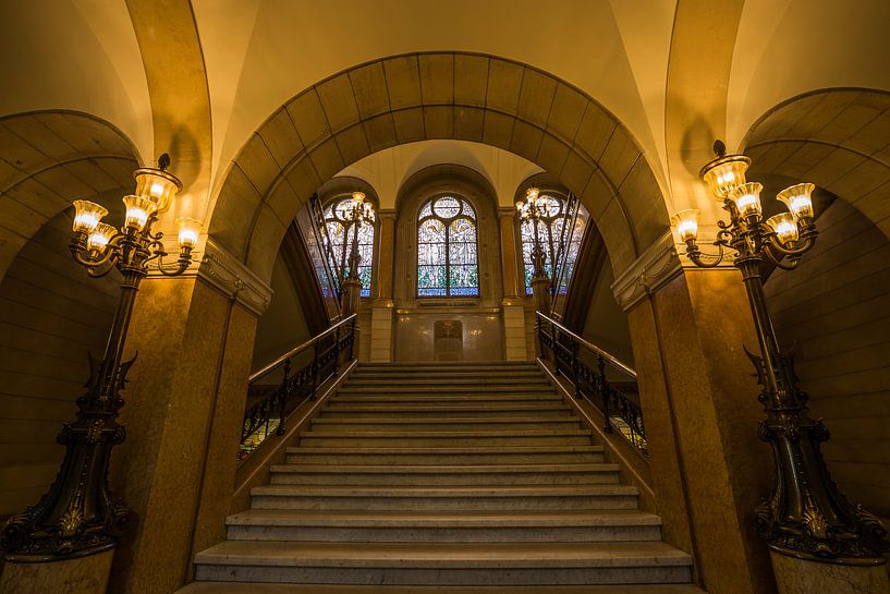 Die Treppe in des Rathauses von Rotterdam von MS Fotografie | Marc van der Stelt