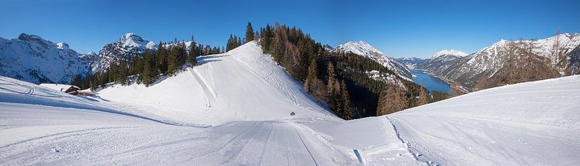 wide winter landscape ski run resort Zwolferkopf austria tirol par SusaZoom