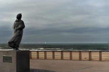 Fisherman's wife in Scheveningen by Inge van der Hart Fotografie