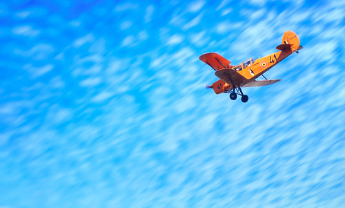 SV.4 double-decker in diving flight