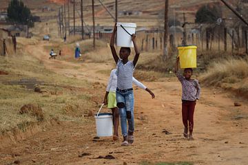 Zuid-Afrika de Bonjaneni waterdragers van Photo by Cities
