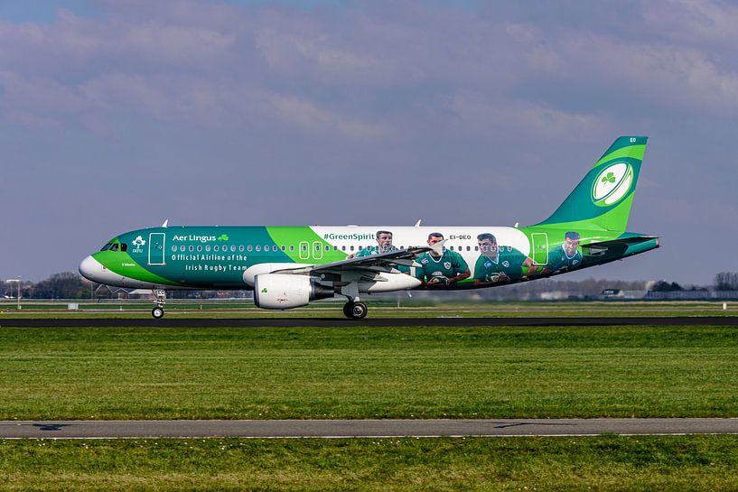 Aer Lingus Airbus A320 in Irish Rugby Team livery. by Jaap van den Berg