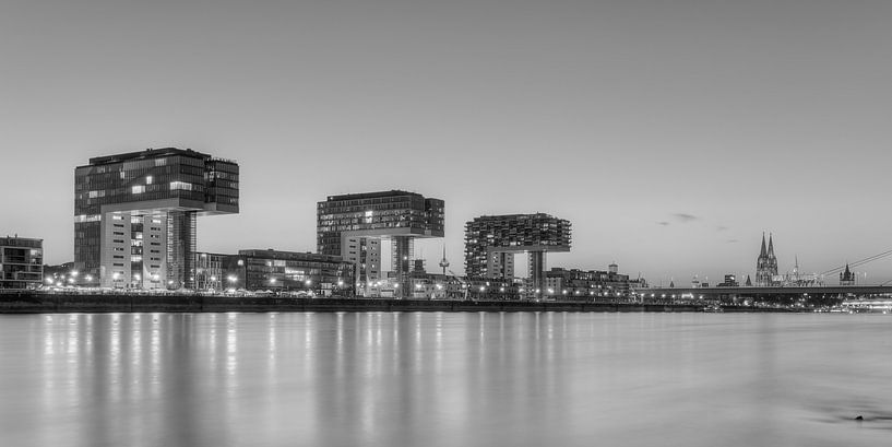 Köln Skyline schwarz-weiß von Michael Valjak