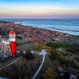 Vlieland vuurtoren en dorp van Marnix Teensma