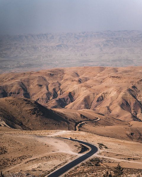 Jordan | Wadi Rum | Lonely car by Sander Spreeuwenberg