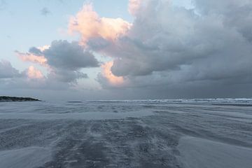 Blaue Stunde am Strand von Judith Linders