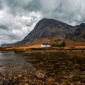 The house at Glencoe Valley by Stephan Smit