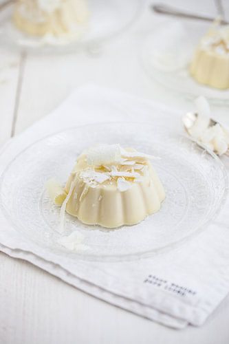 Panna cotta de chocolat blanc & noix de coco