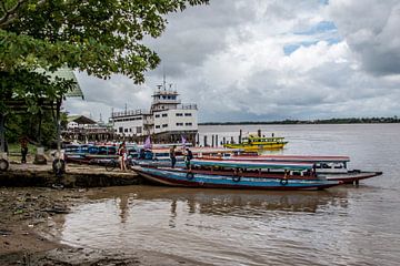 Bootovertocht Surinamerivier. by Ton de Koning