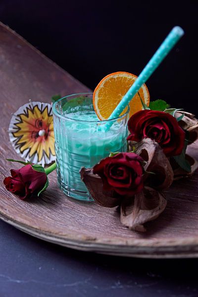 Rum trifft Banane Curacao Kokosnuss. Leckere und fruchtige Cocktails im Glas serviert von Babetts Bildergalerie