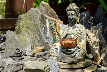 Buddha-Statue im japanischen Steingarten von Animaflora PicsStock