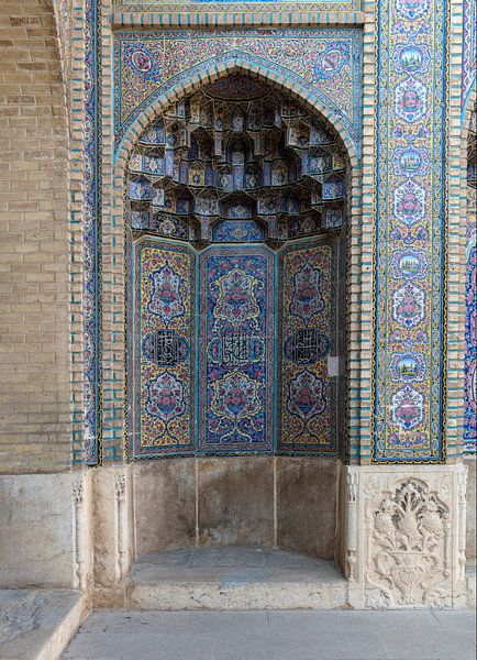 Iran: Nasir al Molkmoskee (Shiraz) by Maarten Verhees