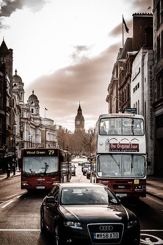 's Ochtendsvroeg in Londen by H Verdurmen