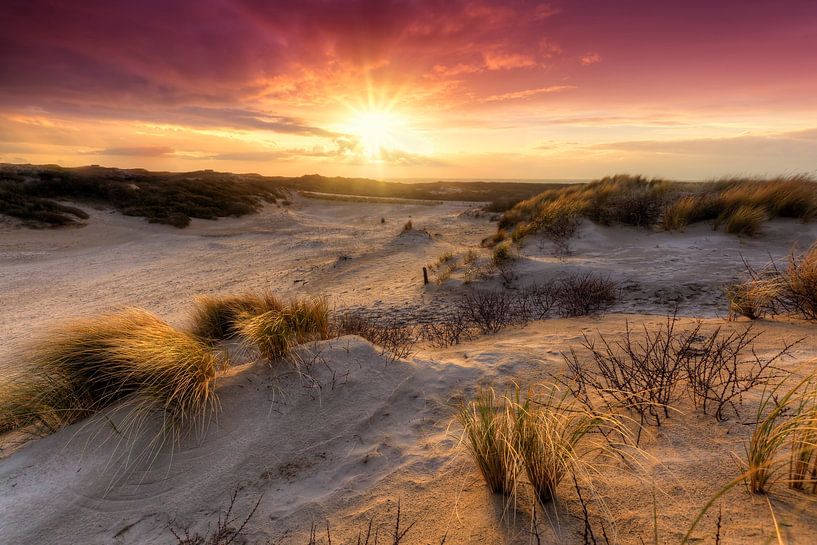 Coucher de soleil dans les dunes près de Kijkduin La Haye par Rob Kints