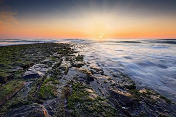 coucher de soleil derrière un brise-lames en mer du Nord sur gaps photography