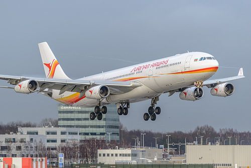 Landende Surinam Airways Airbus A340-300.