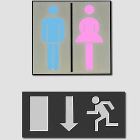 Signalisation des issues de secours et des toilettes sur Leopold Brix