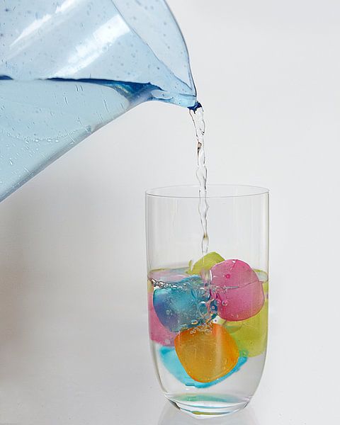'Gekleurd' water by Maren Oude Essink
