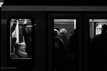 Paris - Metro by Eline Willekens
