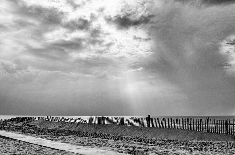 Die graue Küste in Noordwijk Niederlande von Doris van Meggelen