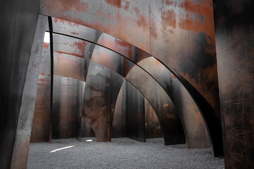 Lines in sheet steel by Caroline van Sambeeck