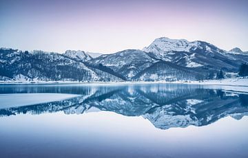 Het Gramolazzo meer in de Apuaanse bergen. Italië van Stefano Orazzini
