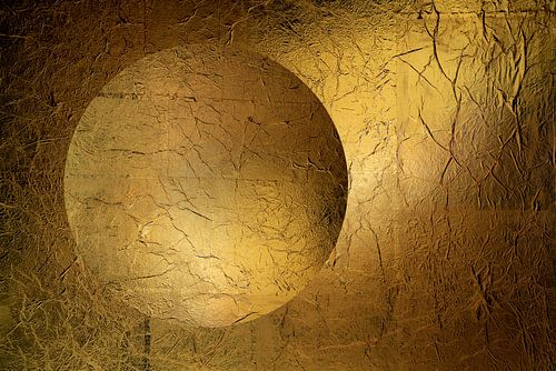 Ronde bal in goud. Minimalisme. 6